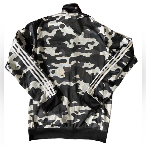 Adidas Essentials Camo Tricot Track
Jacket Medium - Picture 5 of 9